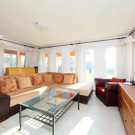 Holiday Moni 12 * Balatonlelle